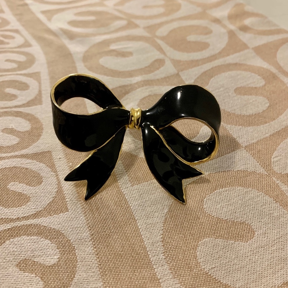 🎀Darling Glossy Black Bow-Shaped Brooch